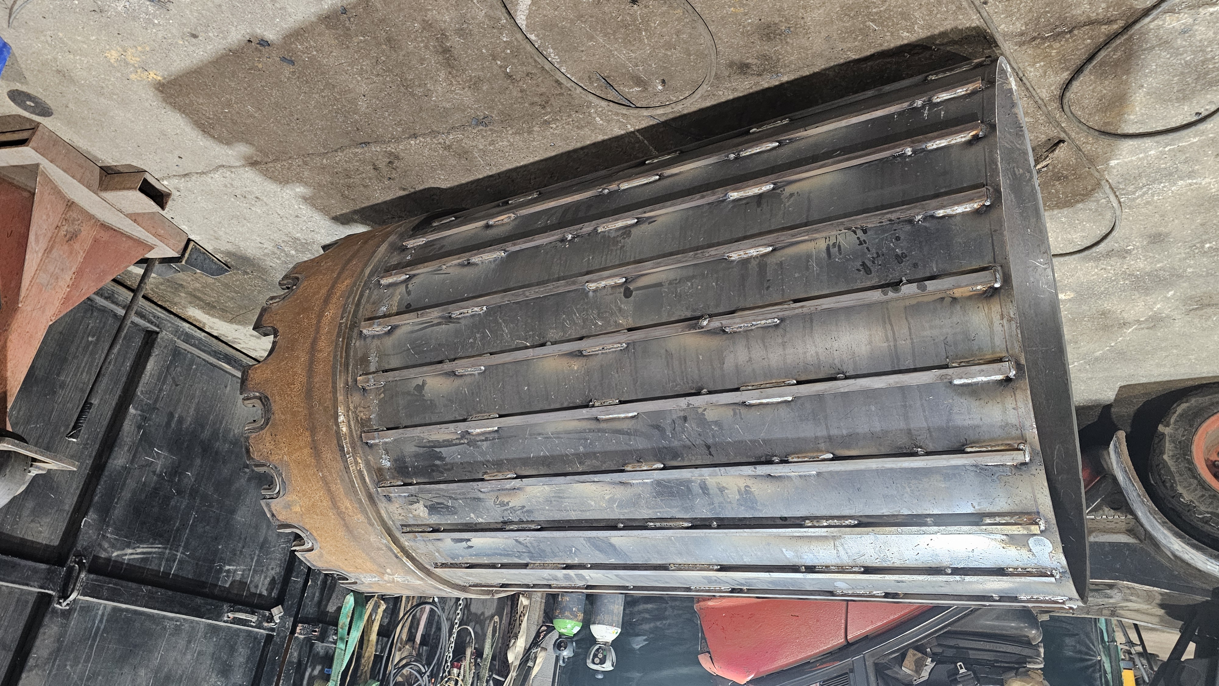 Casing body with internal spacing bars installed and shoe ring fitted